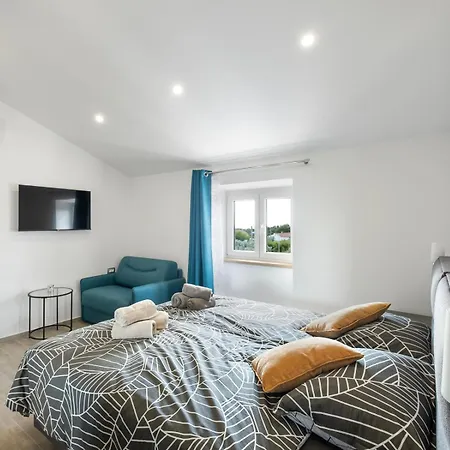 Kata Βίλα Gajana